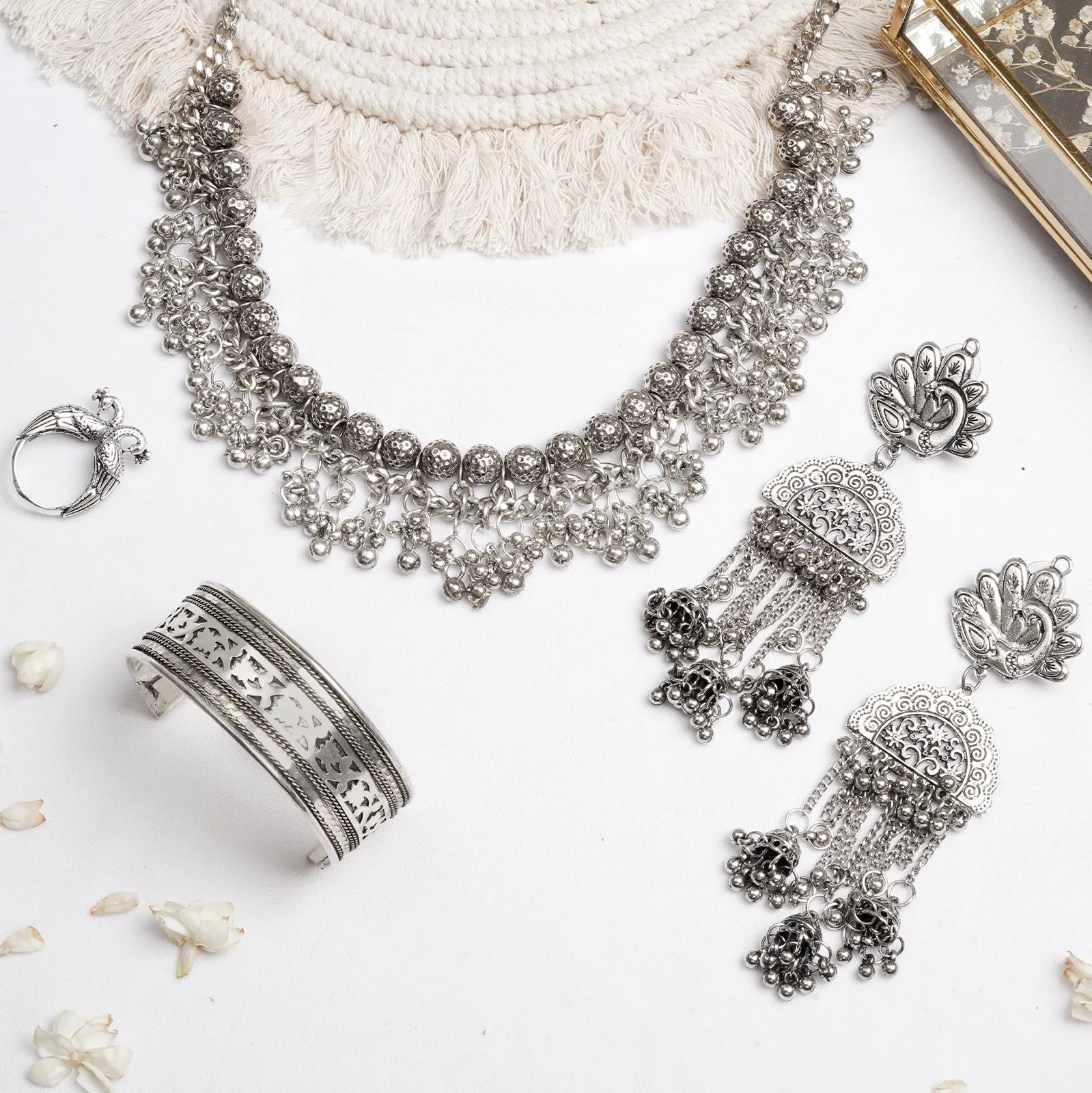 Teejh Aral Silver Oxidised Jewelry Gift Set